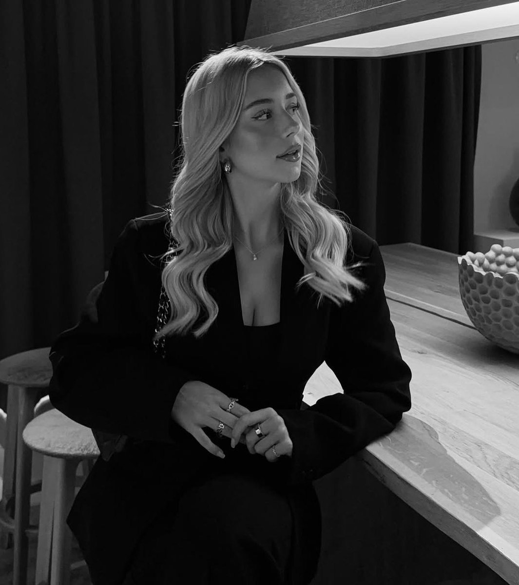 ELARA ♡ ̆̈ tweet media