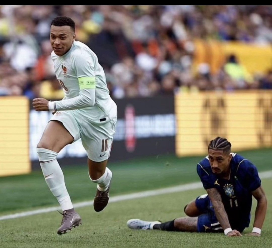 🇫🇷 KM10 tweet media