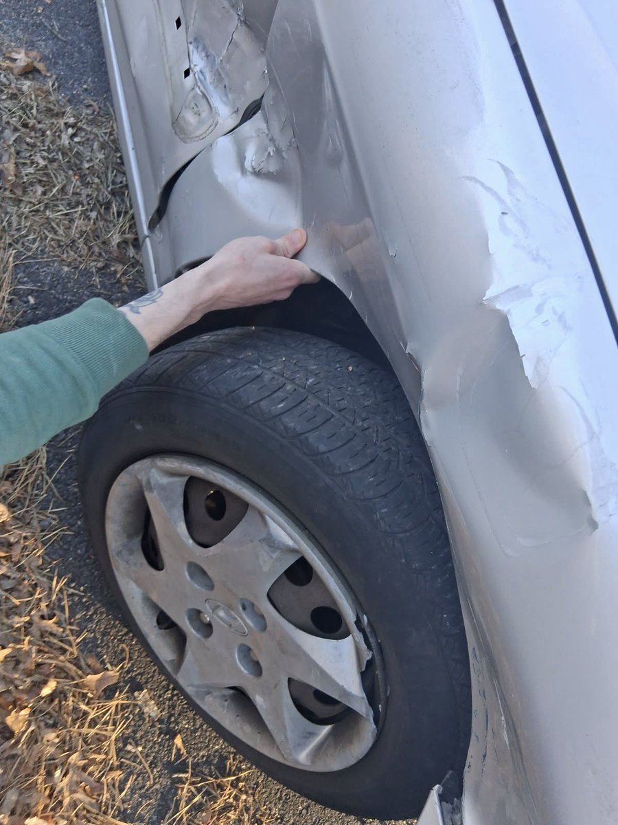 MannyMothman's tweet photo. Saved to buy switch 2

Girl who stole her dads SUV and decides to blow a stop sign and put my car out of commission: https://t.co/y7hIZEBgiH