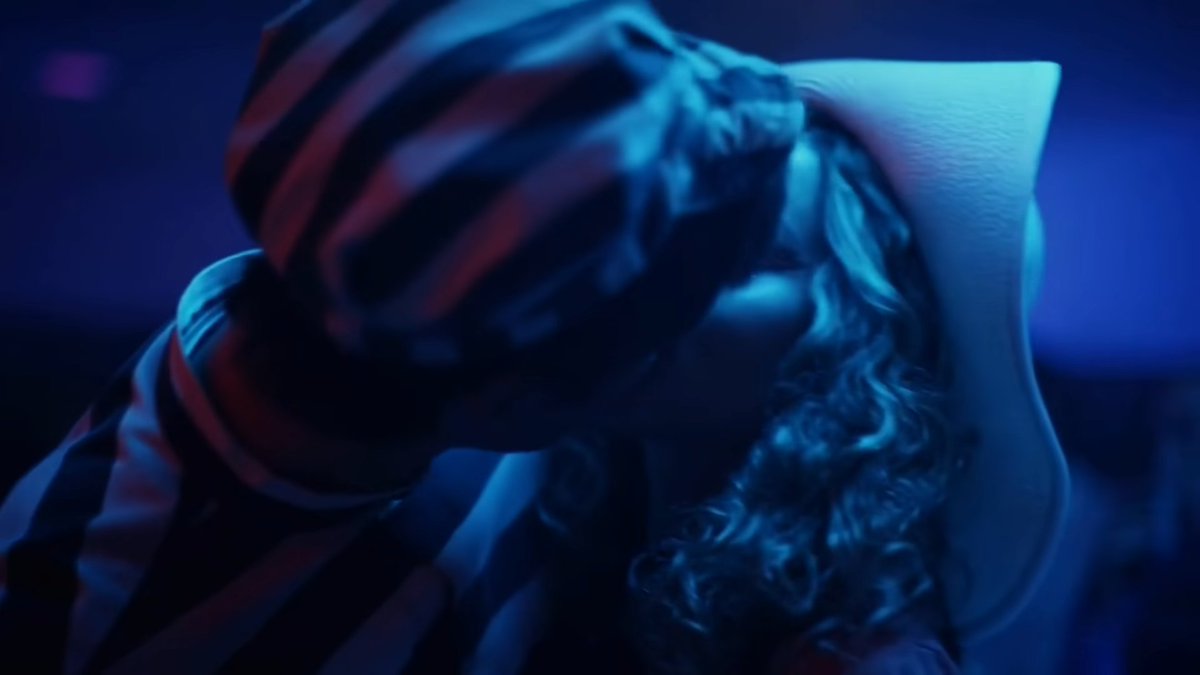 la creatura. 🍁 tweet media