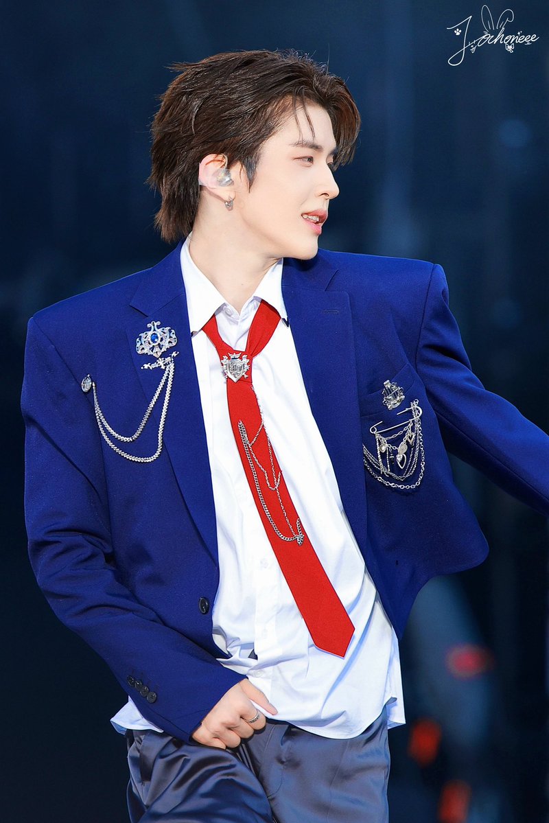 J.ochoneee tweet media