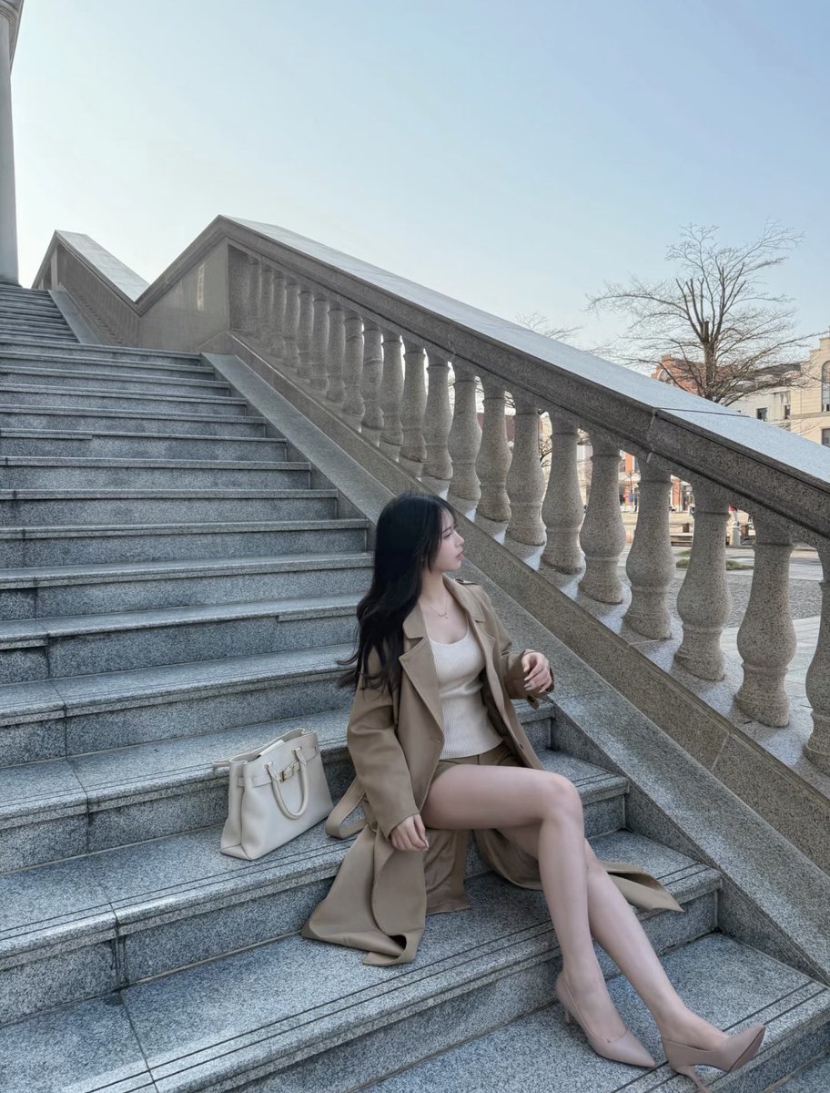 ClaraGunther1's tweet photo. 我有一个疑问你们男生快🐍的时候拔出来休息一会继续反复这样操作是不是可以操一天
#女大 https://t.co/r18msLqZNu