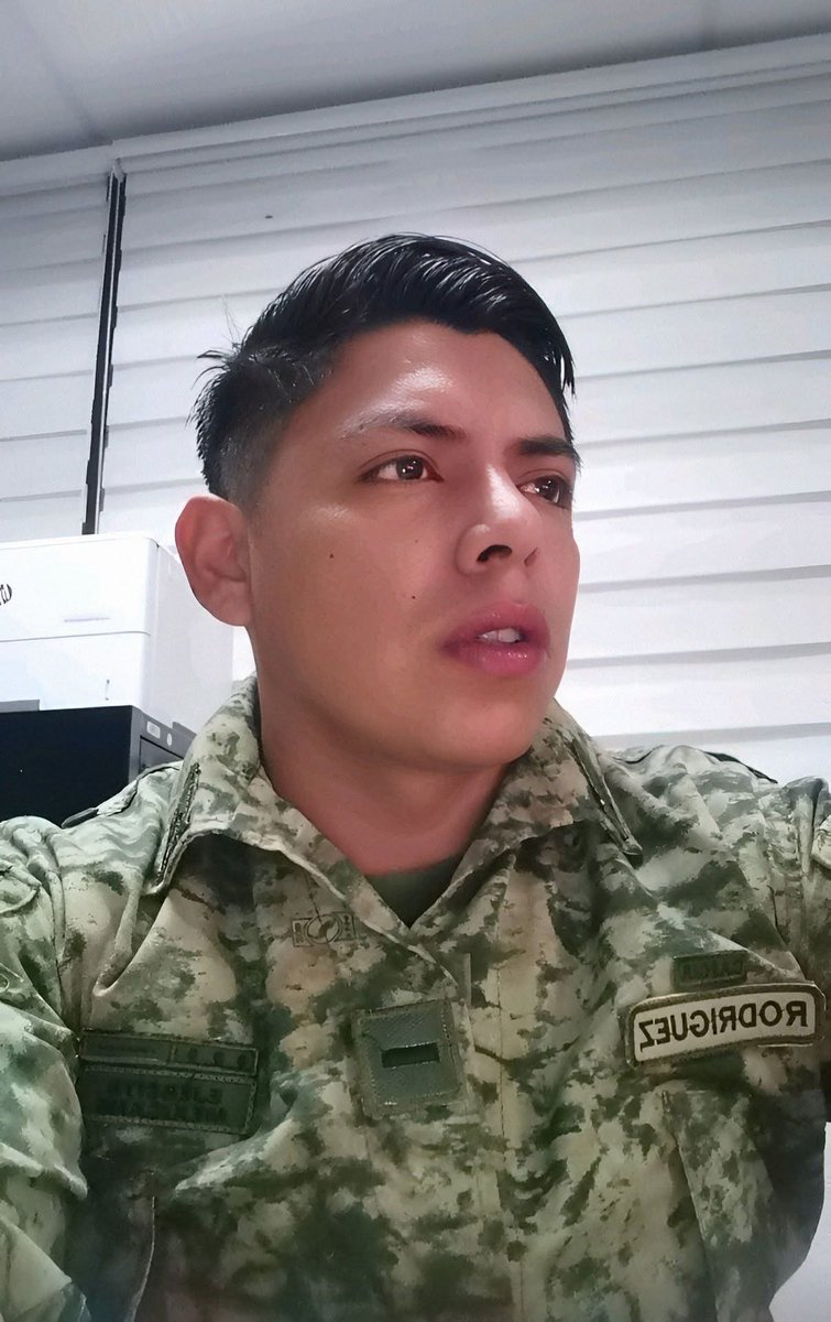 Militares y Policias hot tweet media