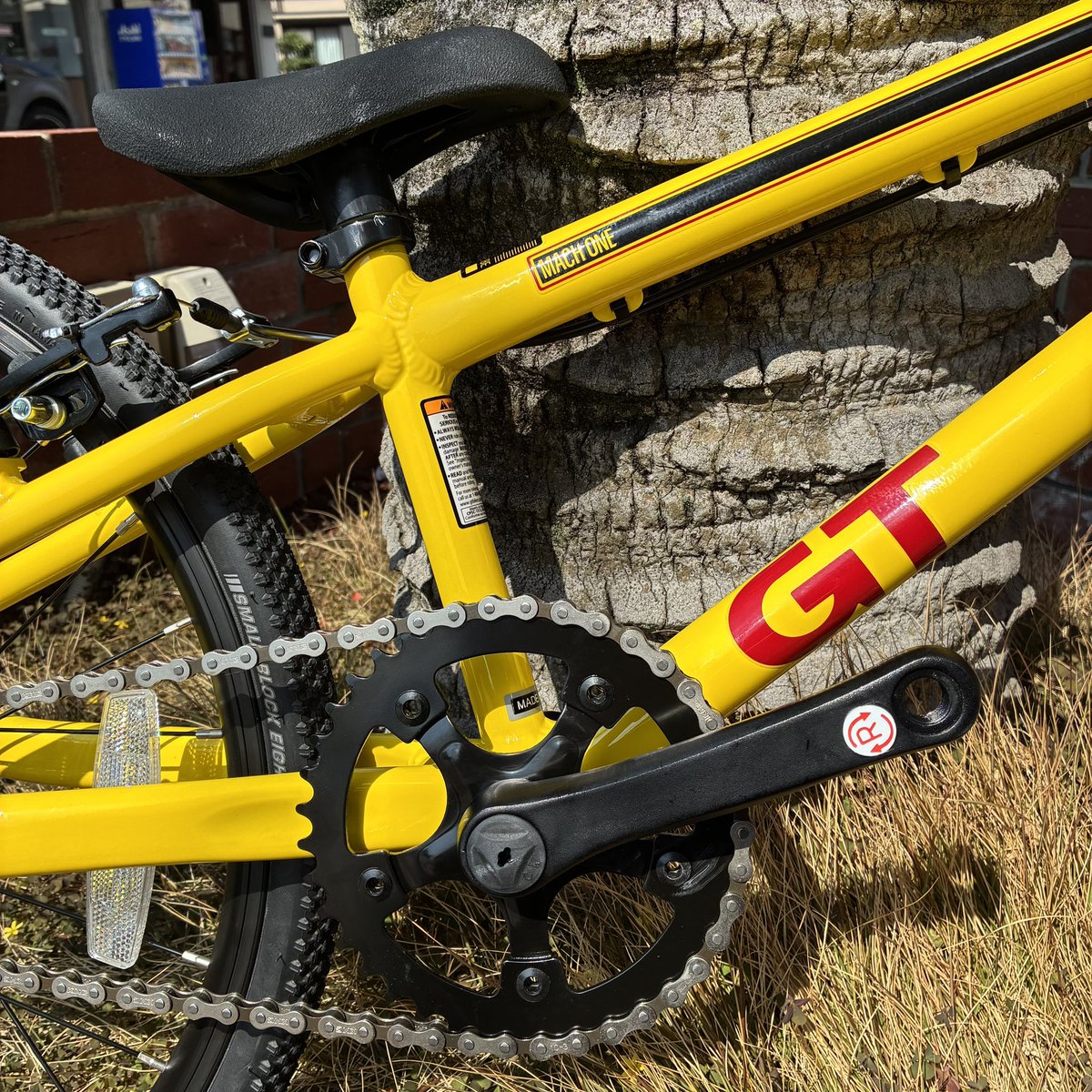 astbikes's tweet image. #astbikes #gtbikes 復活🎉50年以上続く#アメリカ 🇺🇸老舗#bmx ブランド‼️当店では20年くらい前に取扱店でした🫡キッズライダーの為店頭在庫いたしております💪眩しいイエローのレーサーモデル😍ご来店お待ちしております♪モバイルオーダーも好評です😃astbikes.square.site/product/gt-mac…