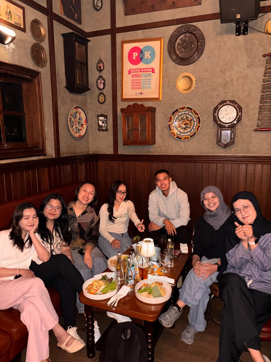 Monik🦢 tweet media