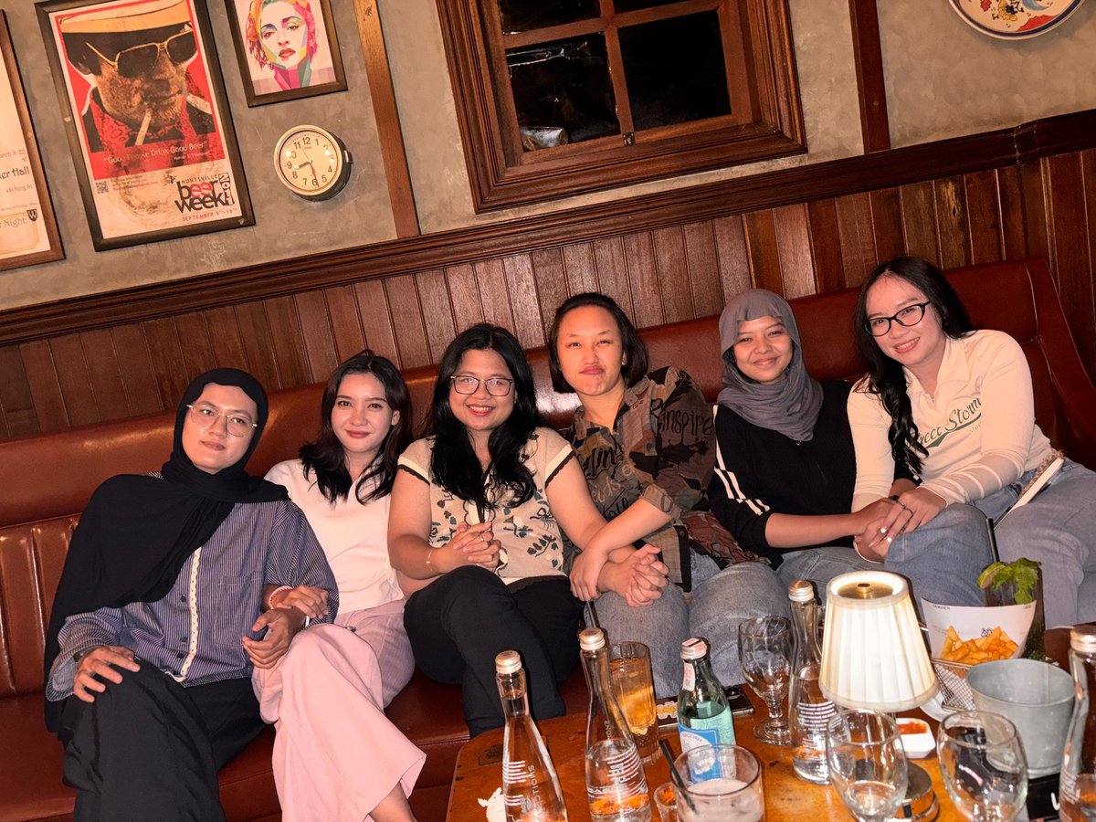 Monik🦢 tweet media