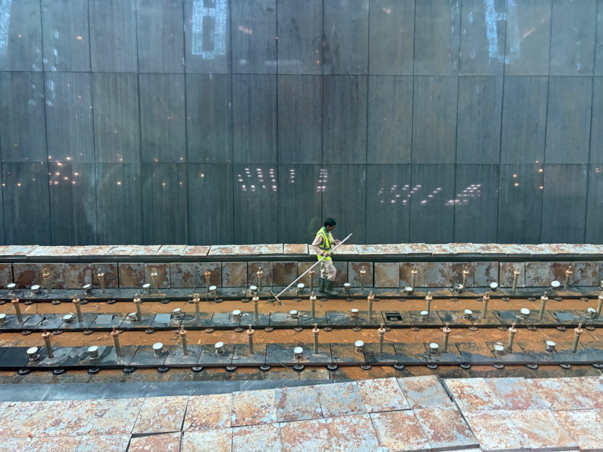 shillong1979's tweet image. We need urgent climate action💚🙏🌎; five days of rain has flooded parts of #Dubai connecting #DBX terminal 3  underground 🚊 rail track! Global action is needed to challenge climate @denialism! @SOASEconomics @SOASpolitics @SOASDevelopment @GhoshSamyak @ghosg @SOASRadio @soas