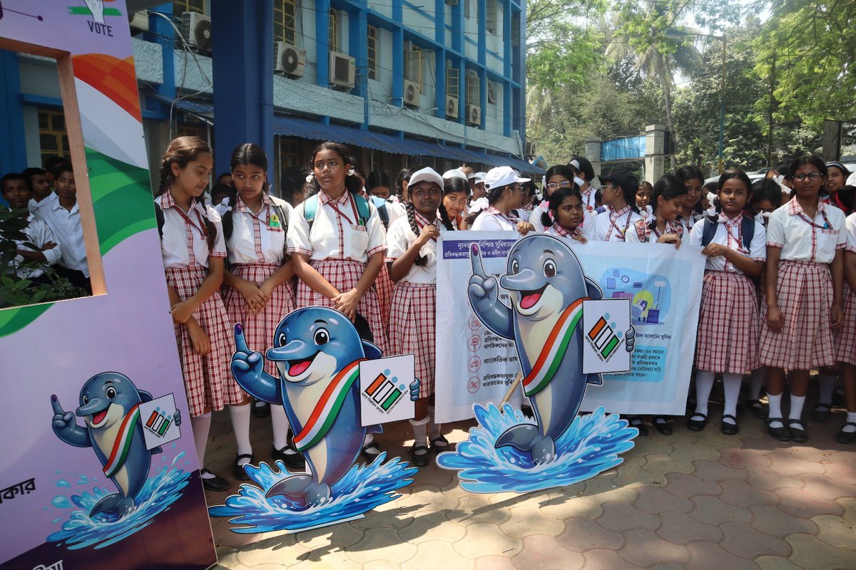 CEOWestBengal's tweet image. DM &amp;amp; DEO Nadia unveiling the District Election Mascot-Susuk in presence of ELC members &amp;amp; other officials of Nadia district, West Bengal
#WBLA2026 #Mascot 
@ECISVEEP @SpokespersonECI @PIBKolkata @airnews_kolkata
@SveepNadia