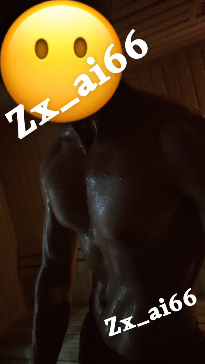 zx_ai66's tweet photo. احتاج واحد لسانه طووويل قول وفعل 😂 https://t.co/biEoIxZNvv