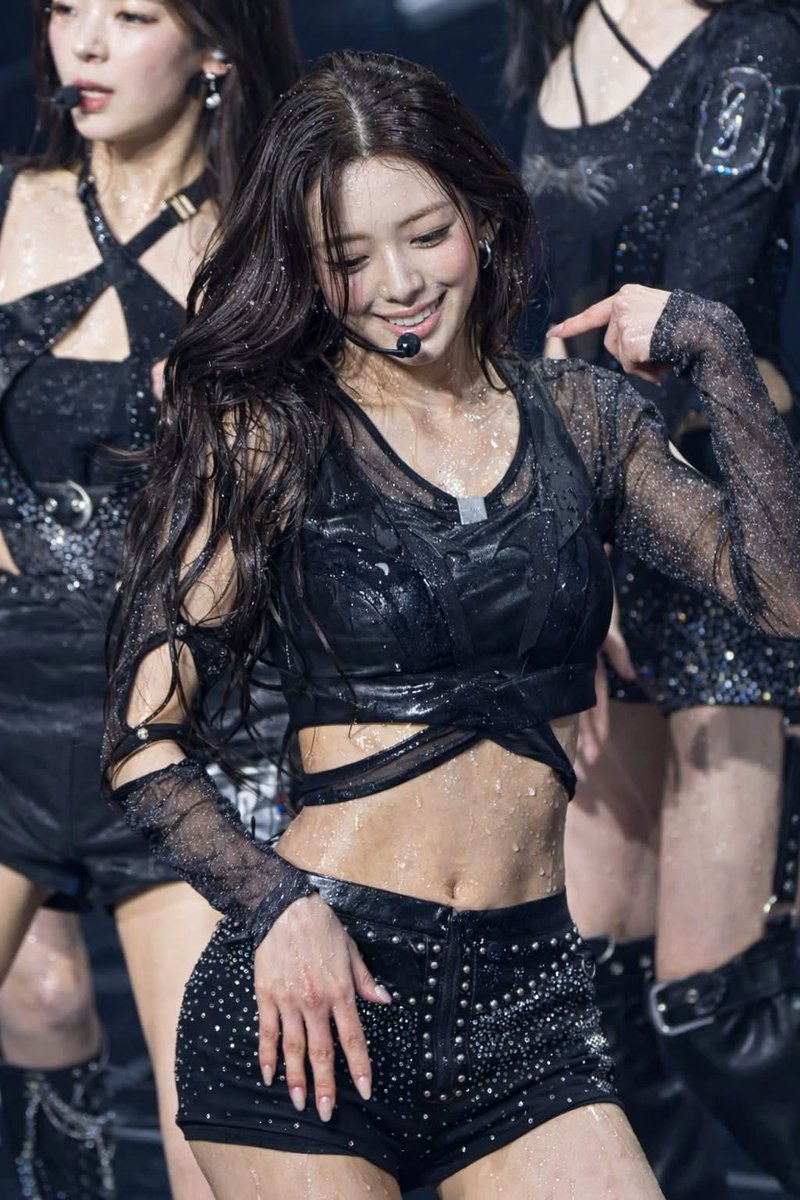 K. Gallery tweet media