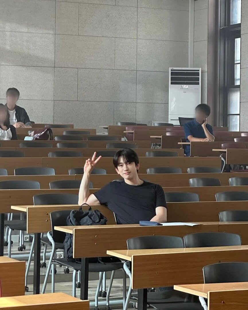 selfolssi ♤ tweet media