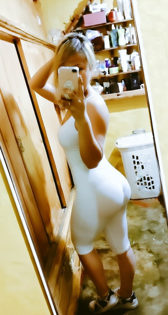 abyalatorre tweet media