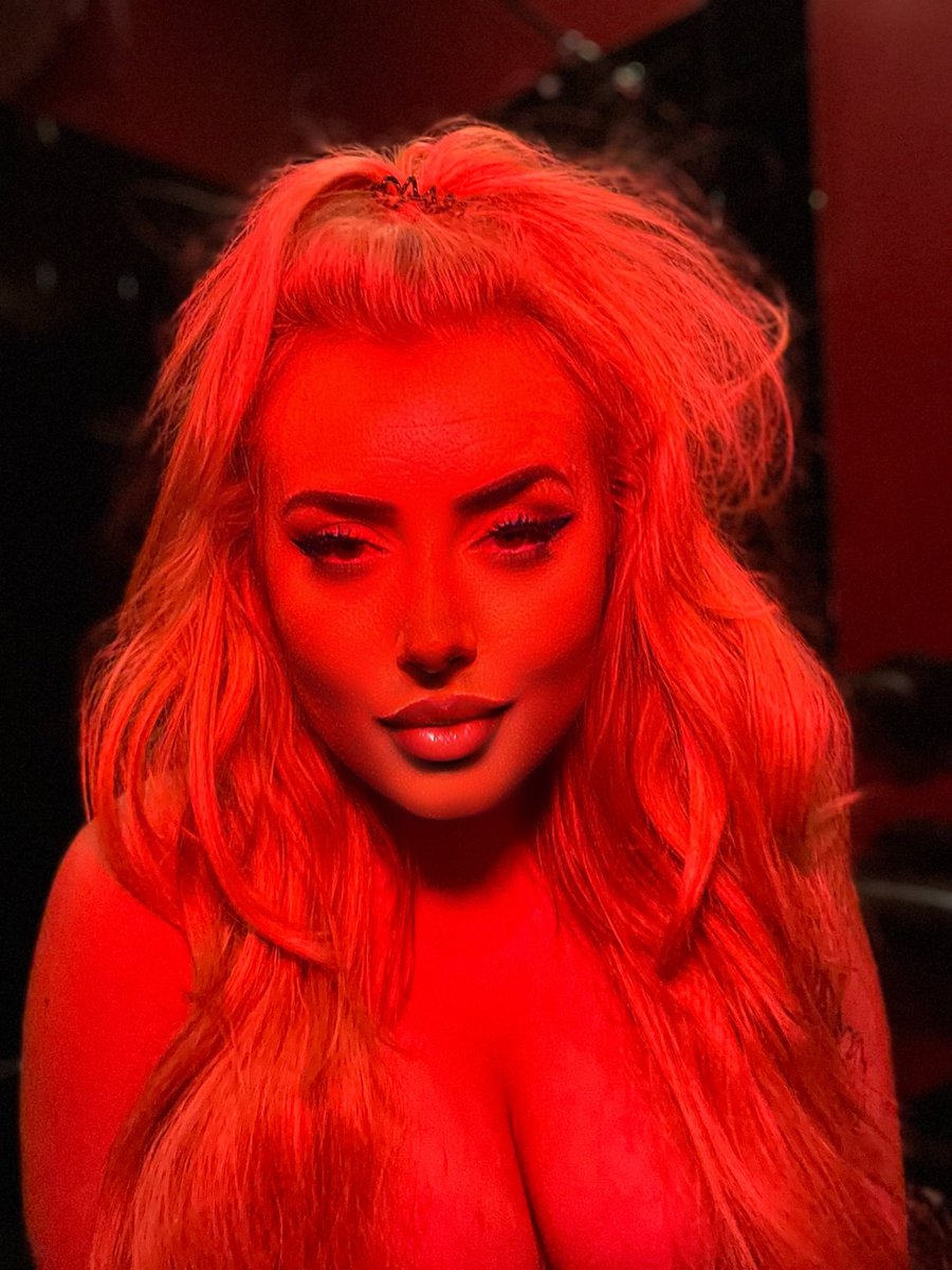 Miss Blake Carter tweet media