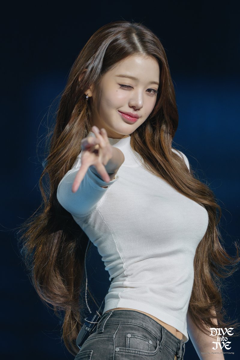 260322 DIVE into IVE Day 2

🍒

#원영 #WONYOUNG #ウォニョン #장원영 #JANGWONYOUNG #갓기 #IZONE #IVE #아이즈원 #아이브