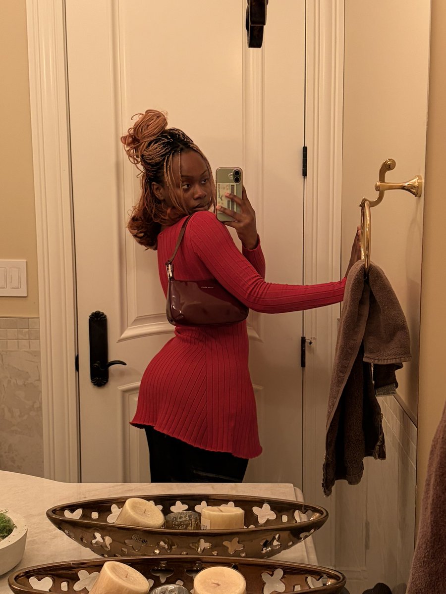 àṣàní ⚢ tweet media