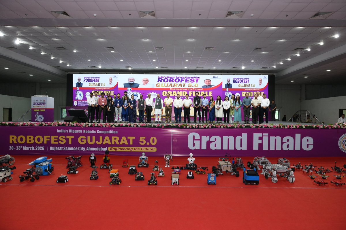 AmbiguousPoised's tweet photo. Amazed to see young innovators shine &amp; celebrate the spirit of #STEM &amp; #Robotics🤖
What an inspiring finale to #Robofest 5.0 &amp; STEM Quiz 4.0 at Gujarat #Science City!🚀
Proud to be part of @InfoGujcost team driving these initiatives fueling #innovation and young talent!💡 https://t.co/xLAO6TCnVj