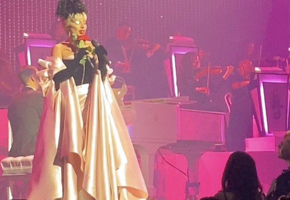 S ∀ r ∀H tweet media