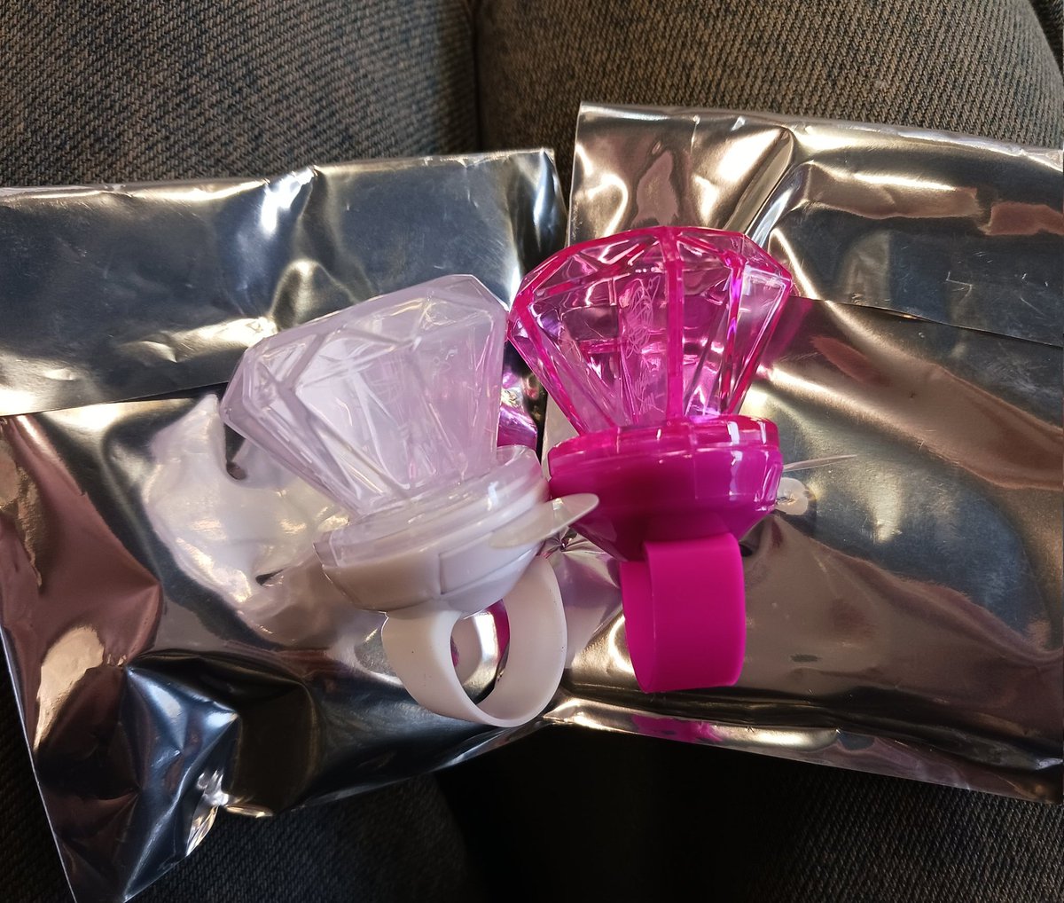 取引垢 tweet media