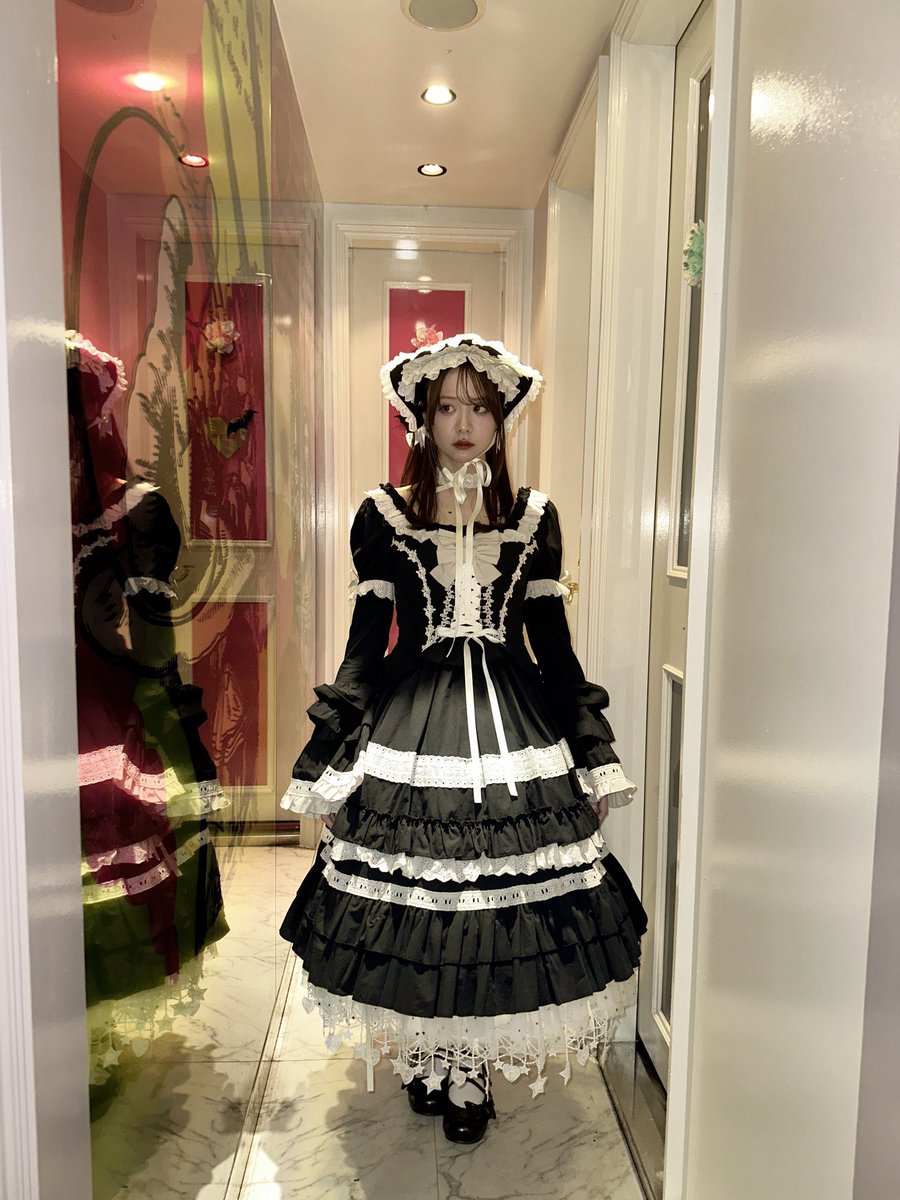 mori_kasumi_'s tweet photo. 『森香澄の全部嘘テレビ』
最終回、ありがとうございました！！

冠番組というだけでもありがたいのに、深夜の特番からレギュラーになって1年半も続いたこと、本当に感謝しています。

売り子、メイド、ナンパ、デート…
毎回いろんなことに挑戦させていただいて、
自分でもどこまでが嘘でどこまでが本当なのか、
わからなくなるくらい濃い時間でした笑

賛否やいろんな声も含めて、
こんなにたくさんの方に気にしていただけたこと、
すごく嬉しかったです。

もっとモキュメンタリーやりたかったな🥺
特番含めると2年弱、観てくださった皆様、出演してくださった皆様、本当にありがとうございました！！

全部嘘です🫶🏻