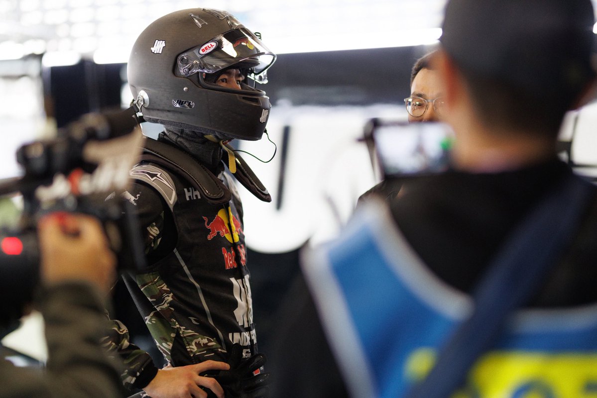 PIT STOP 85 tweet media