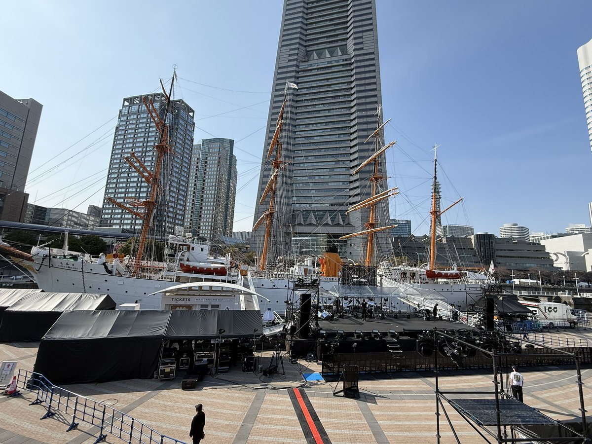 こじっさ tweet media