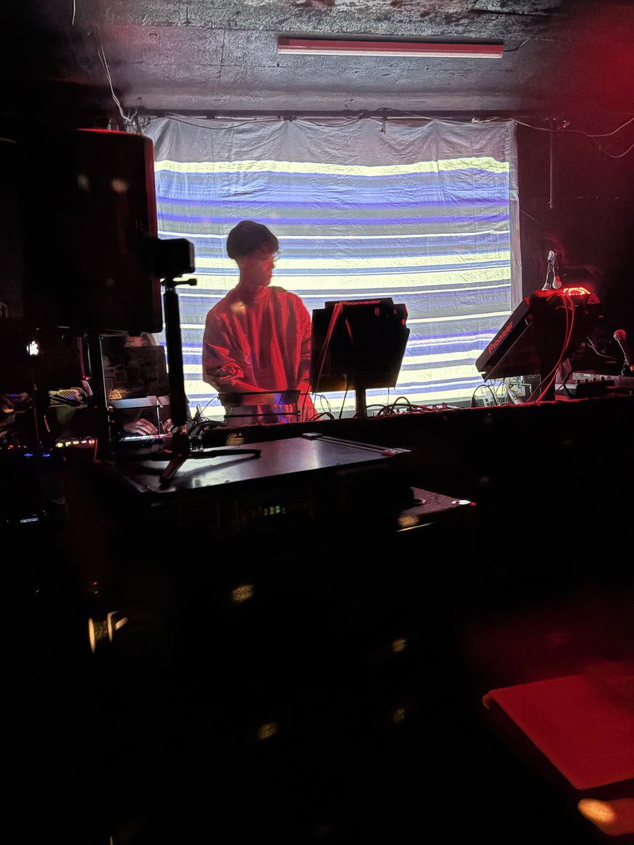 きつねうどん tweet media