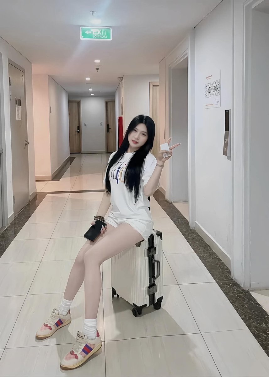 Khánh Huyền tweet media