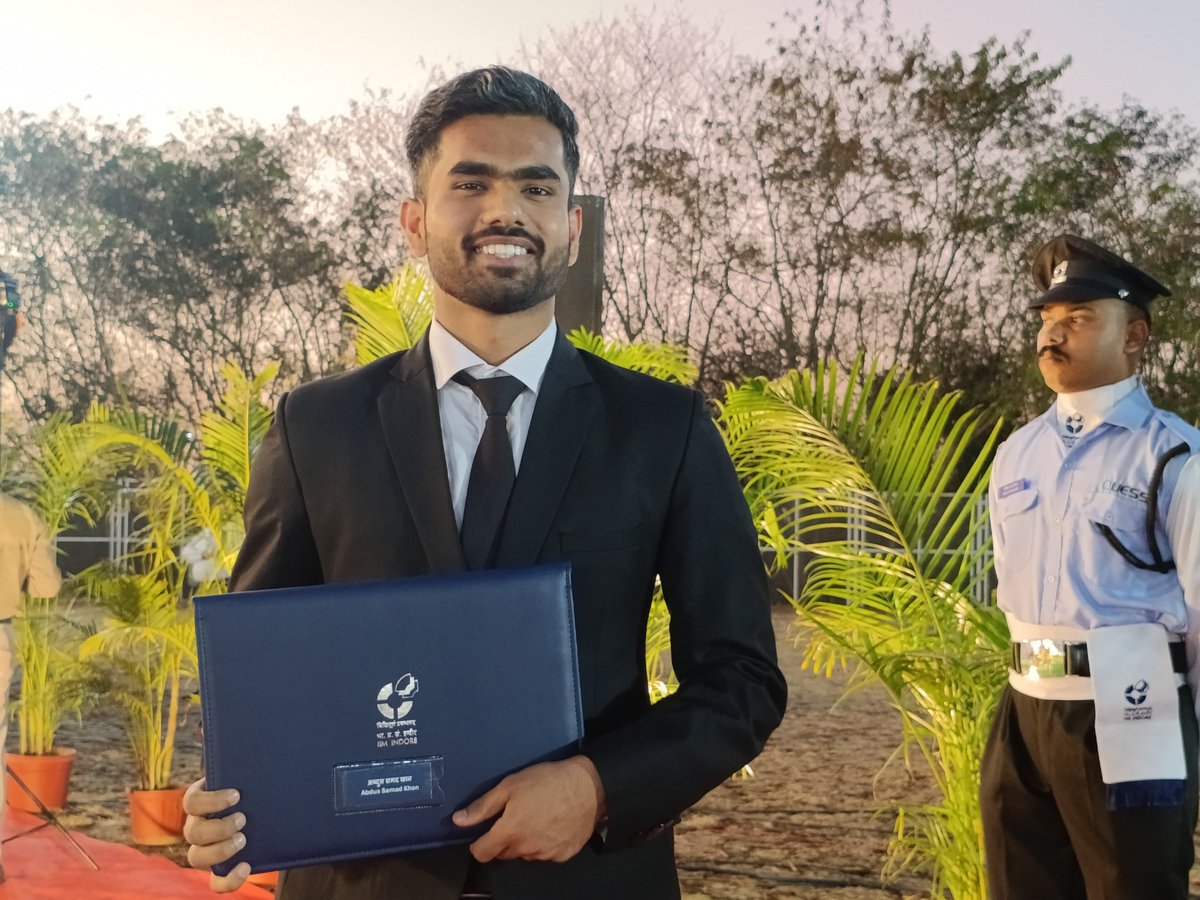 ak_cmd's tweet image. My son, Abdus Samad Khan, received the First Summer Internship Thesis Award at IIM Indore.

#IIM #IIMIndore #MBA #IIM27thAnniversary
