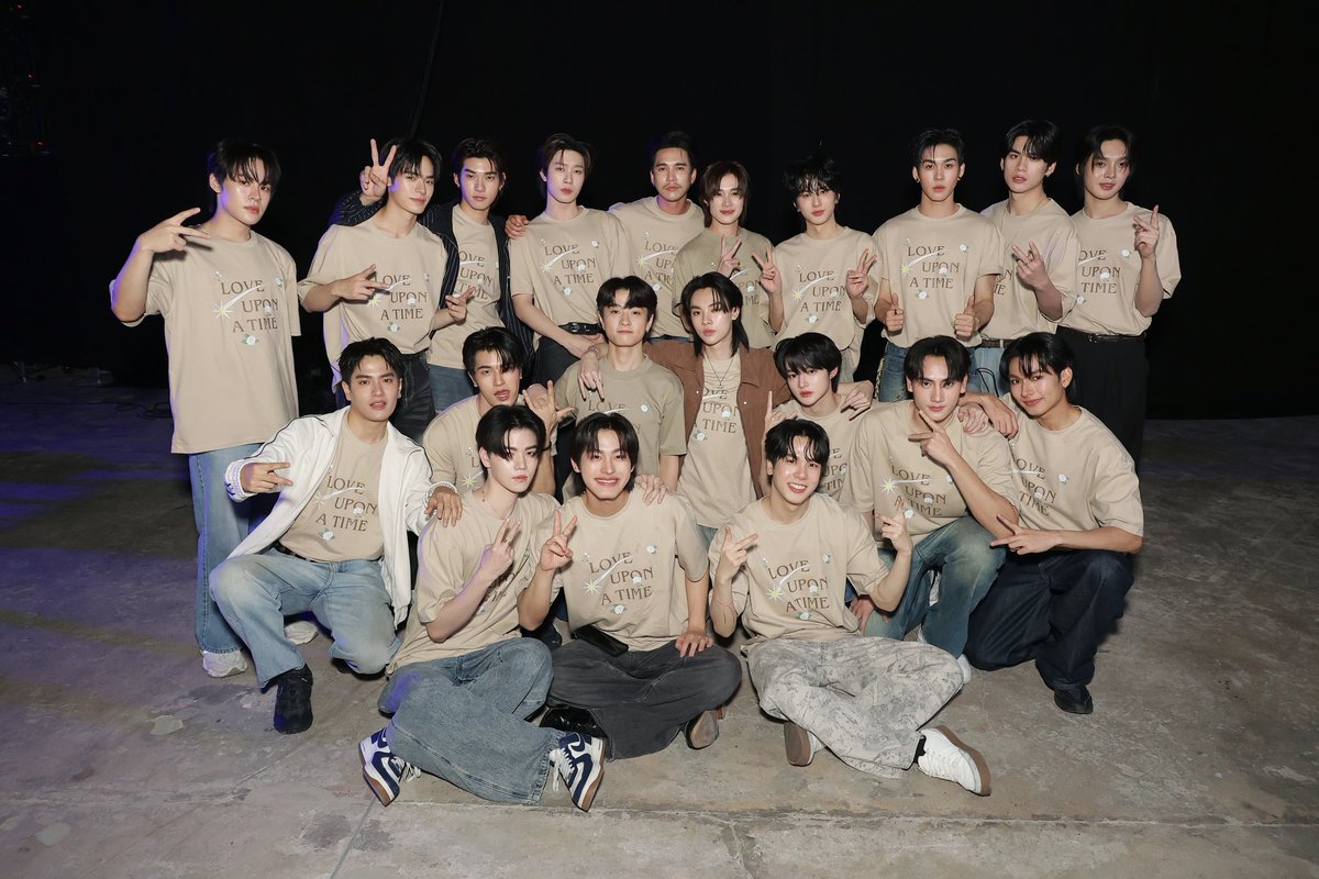 𝖫𝗈𝗏𝖾 𝖴𝗉𝗈𝗇 𝖠 𝖳𝗂𝗆𝖾 𝖤𝖯. 𝟣 screening last night! |  #เวฟwoof