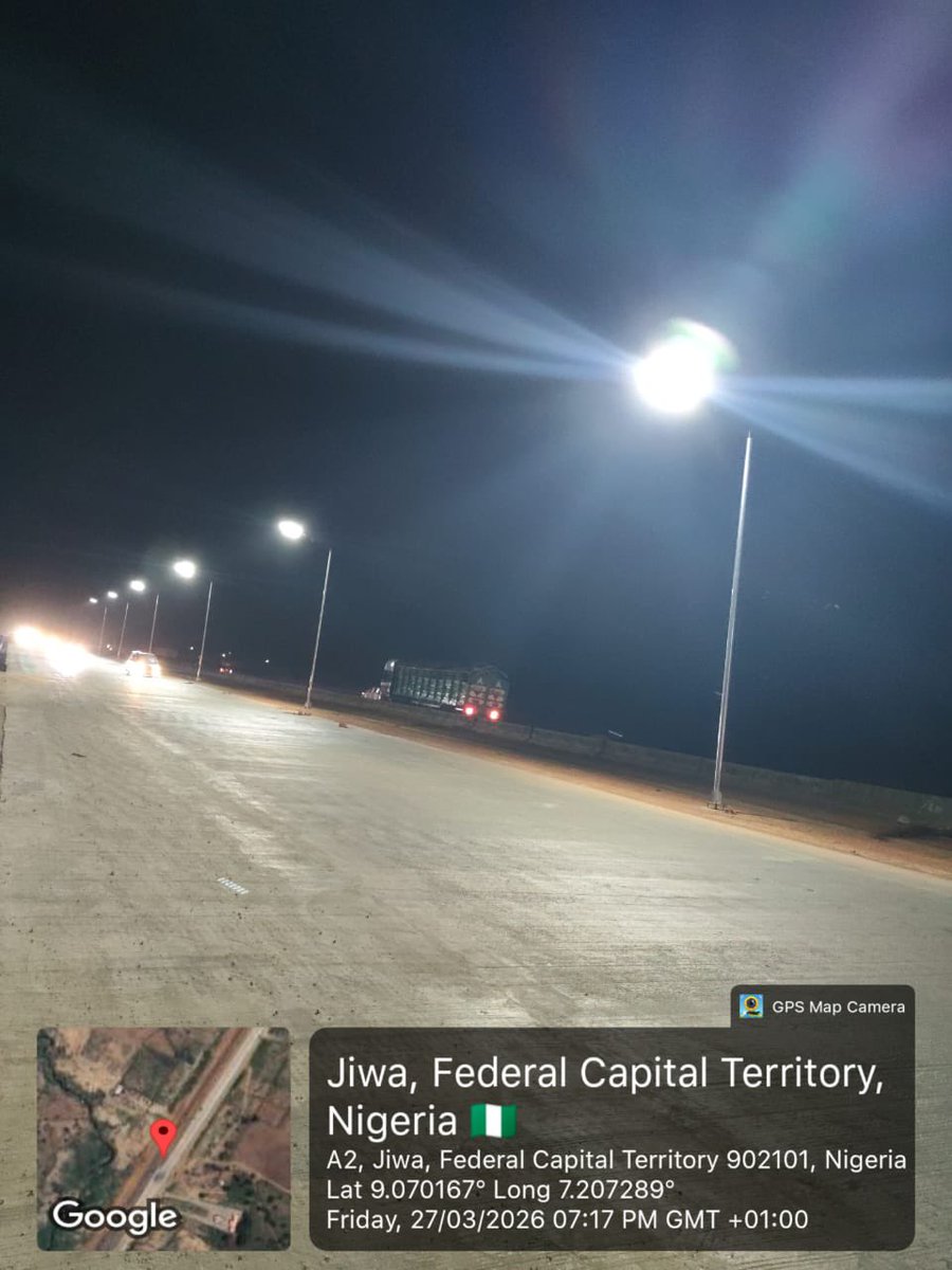 bigmorsh's tweet photo. Abuja kaduna concrete road  section 1 and 3  of which total is 118km is about 90% completed  with complete solar light by President Tinubu under the supervision of Sen. Dave Umahi, Hon Minister for Works. https://t.co/5xyTp0PC0I