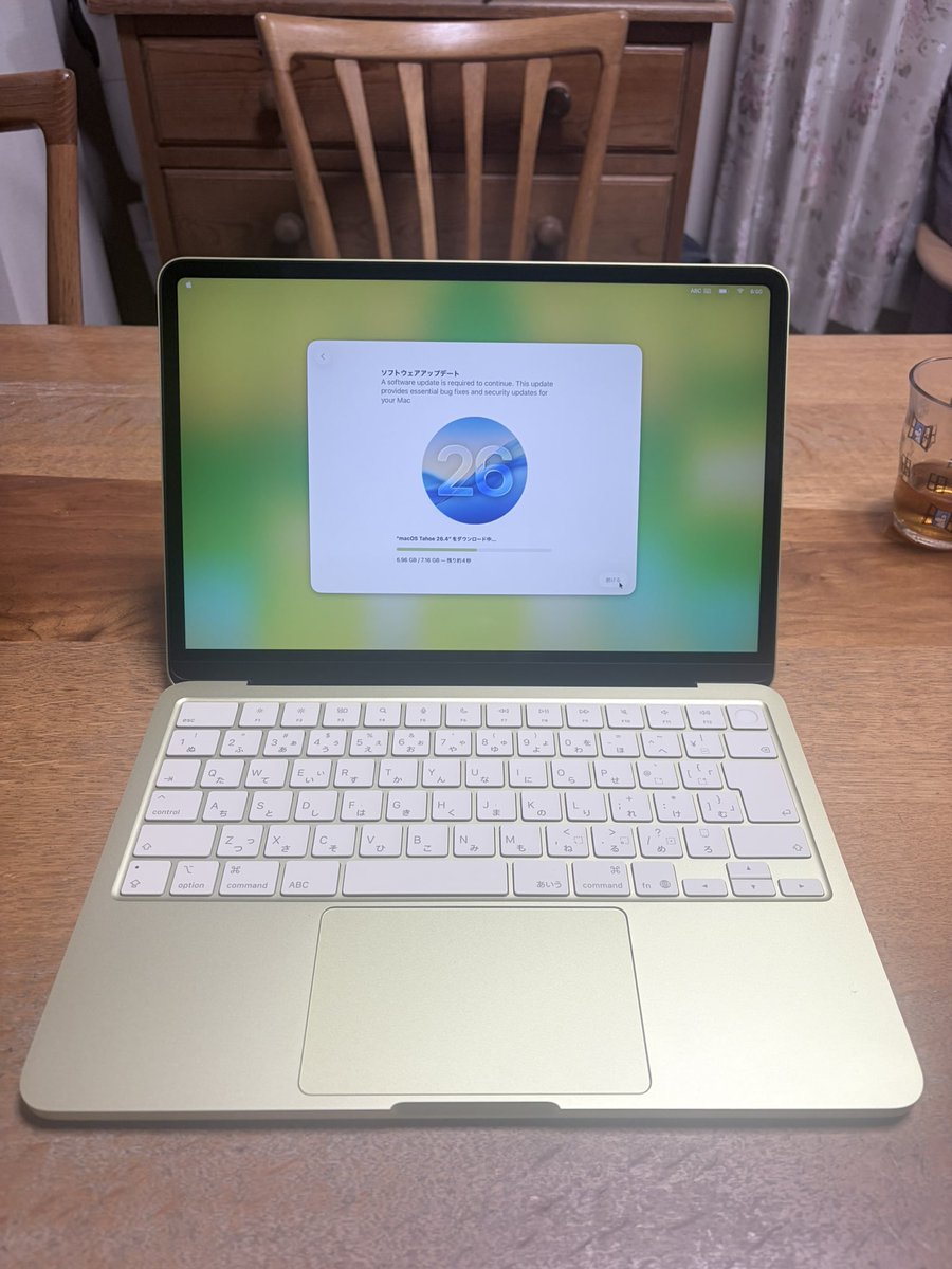 息子MacBook Air M4,娘MacBook Air M2,私MacBook Pro 16inchに家内のMacBook Neoが加わって4人のMacユーザー家族となりました。