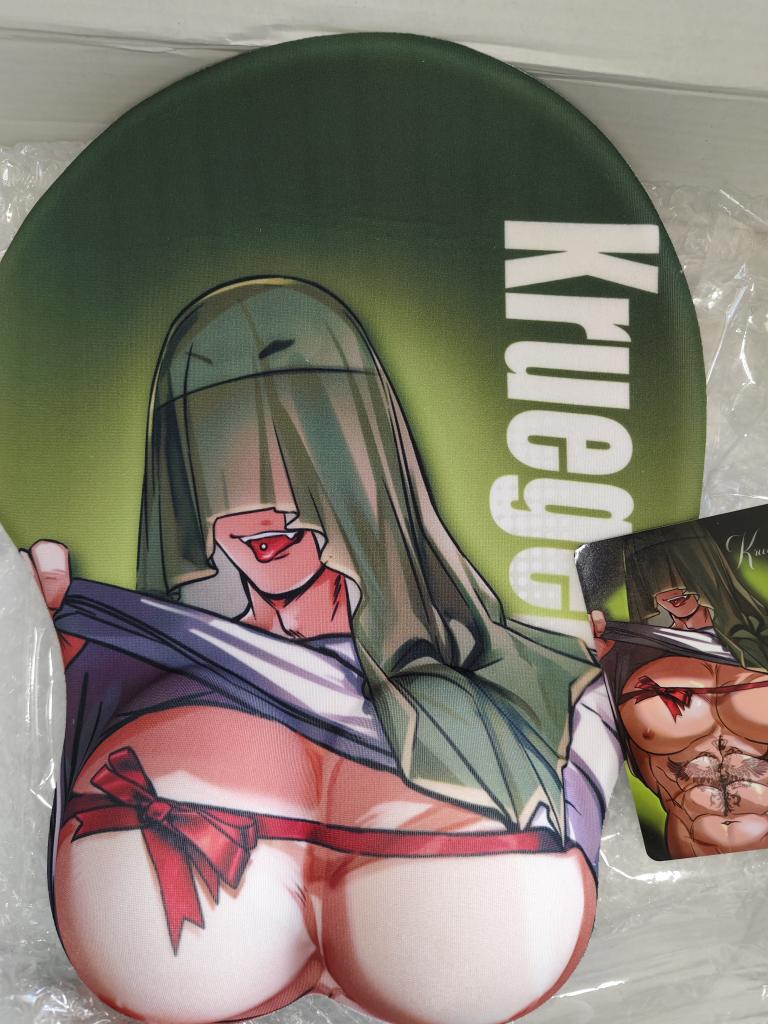 Jyah_023's tweet photo. 好大…我是说鼠标垫😋
#Krueger https://t.co/F6EyNzcT6b