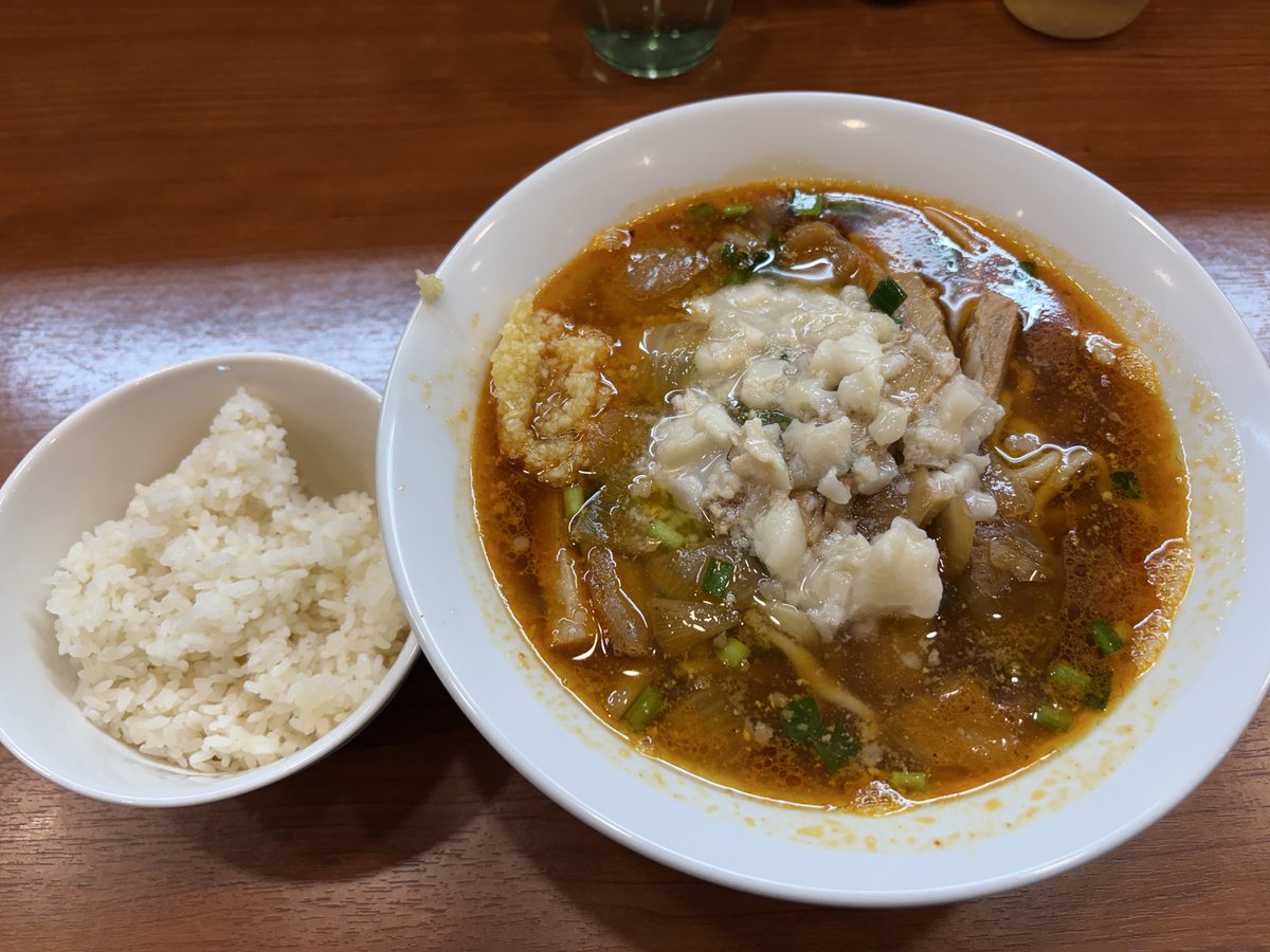 discover291's tweet photo. 南四ツ居あたりにあるヤスブン近くのラーメン屋、がぼる。エビラーメンはなくなりスタミナラーメンになってました。食券を見るとつけ麺もあるみたいです。
スタミナラーメンライス付きで🍚麺は太麺か細麺を選べます。 https://t.co/X0wrgTmA37
