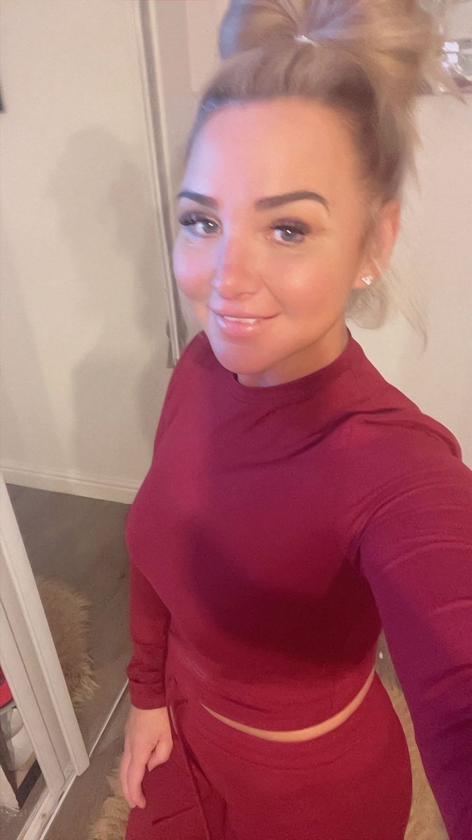 𝒬𝒰𝐸𝐸𝒩 𝒩𝐼𝒮𝐻𝒜 tweet media