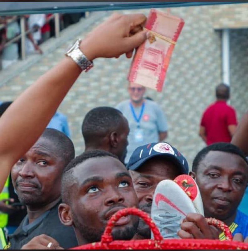 👽𝕄𝔹𝕎𝔸 𝕄ℤ𝔼𝔼 tweet media