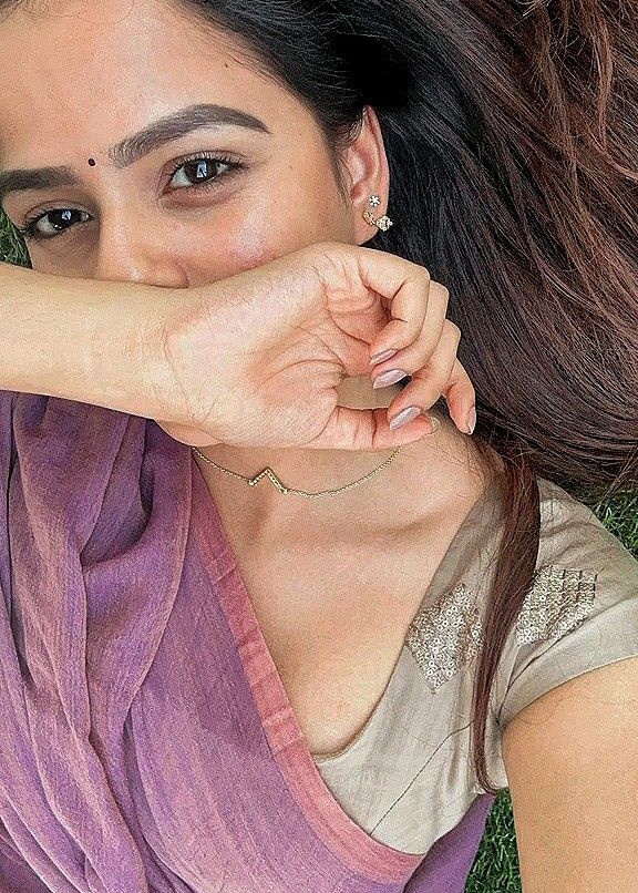 Gayathri tweet media