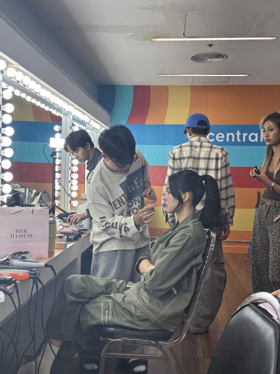 lingormloops tweet media