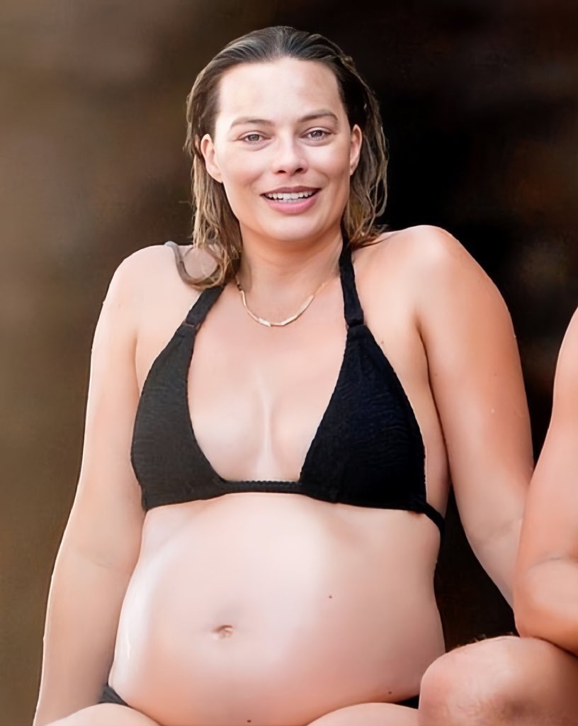 Pop effect tweet media