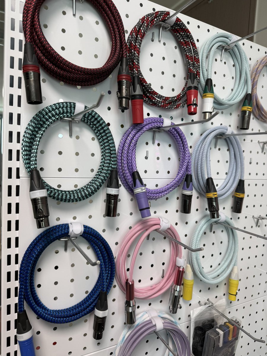 네롤리 tweet media