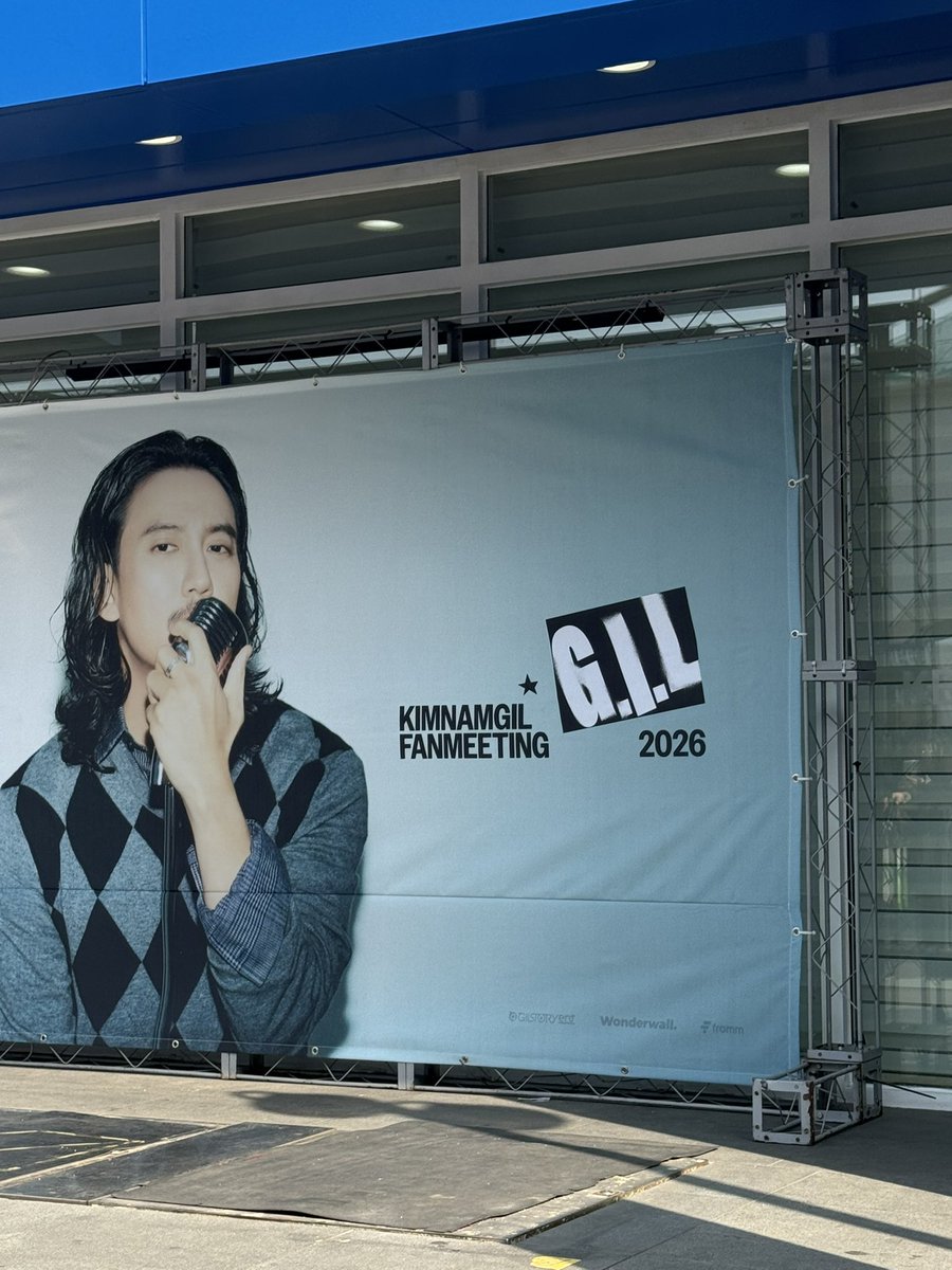 메인트 로브 tweet media