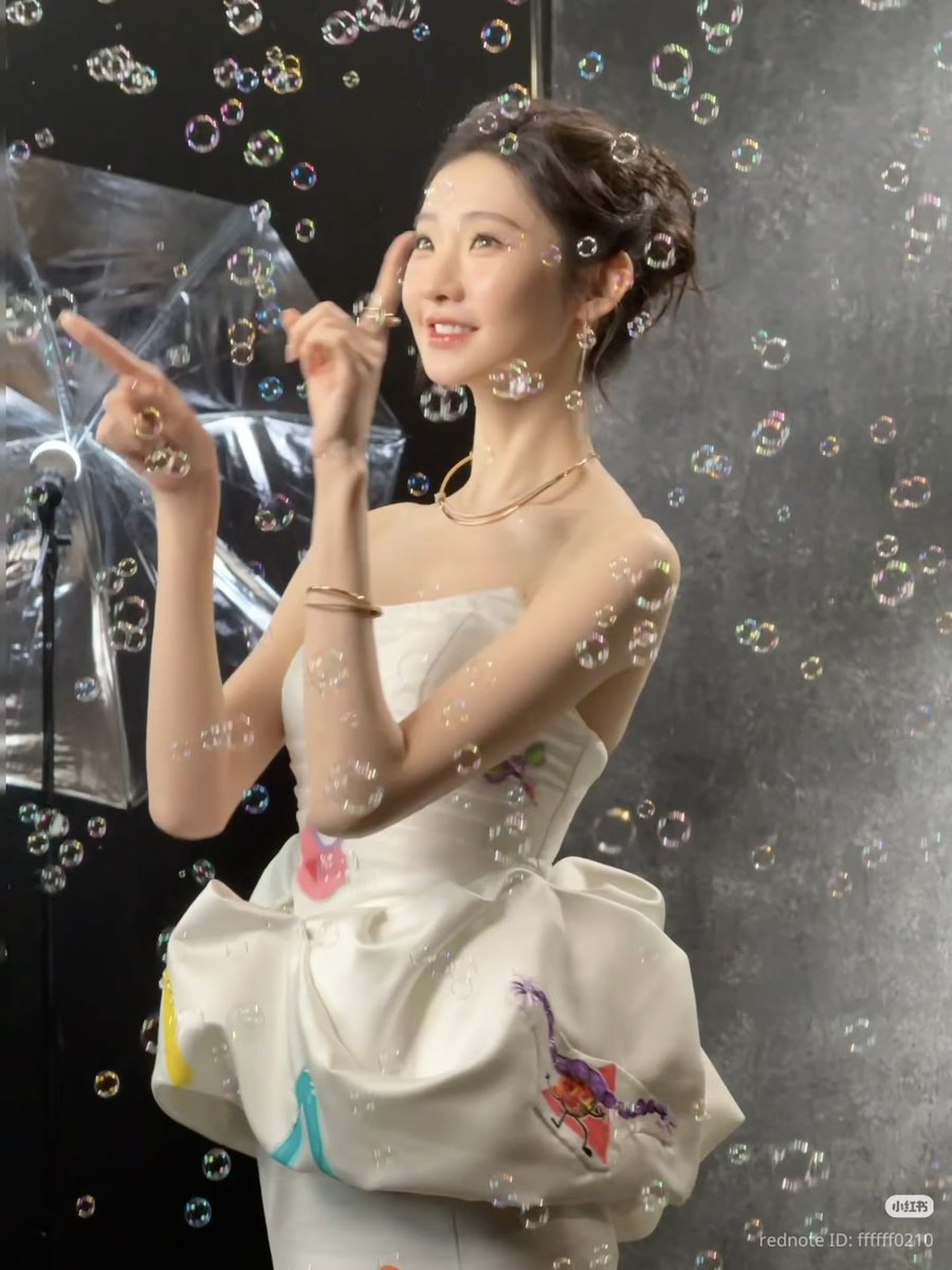 a || zhuyu era ⋆ tweet media