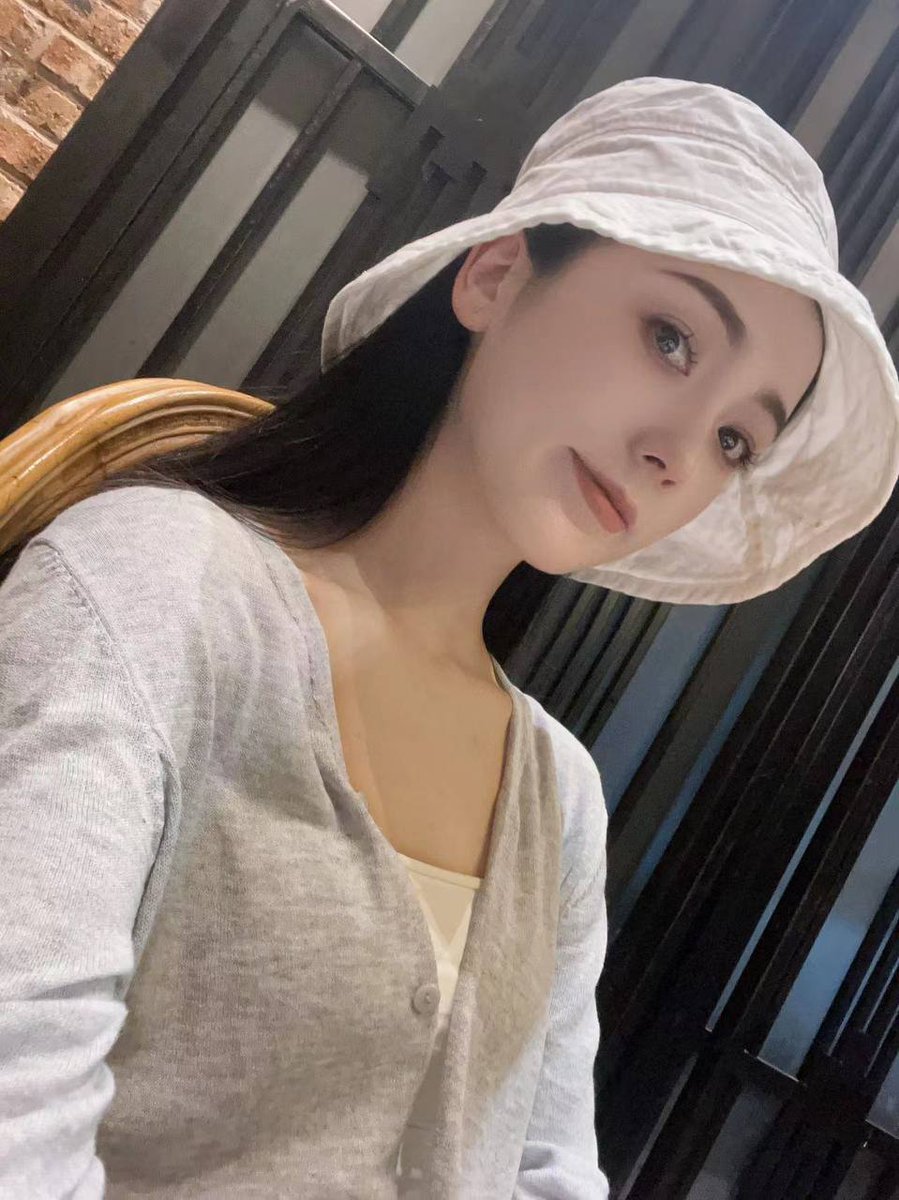 Akanat303's tweet photo. 遇见你之后，我数学的草稿纸上面，写满了你的名字。

老师019

点我头像看简介玩我或联系https://t.co/168EC33CvT

哈尔滨市南岗区雪乡·韵雪嶝埙守篝火广场

哈尔滨

黑龙江 https://t.co/LTaA6RPeuq