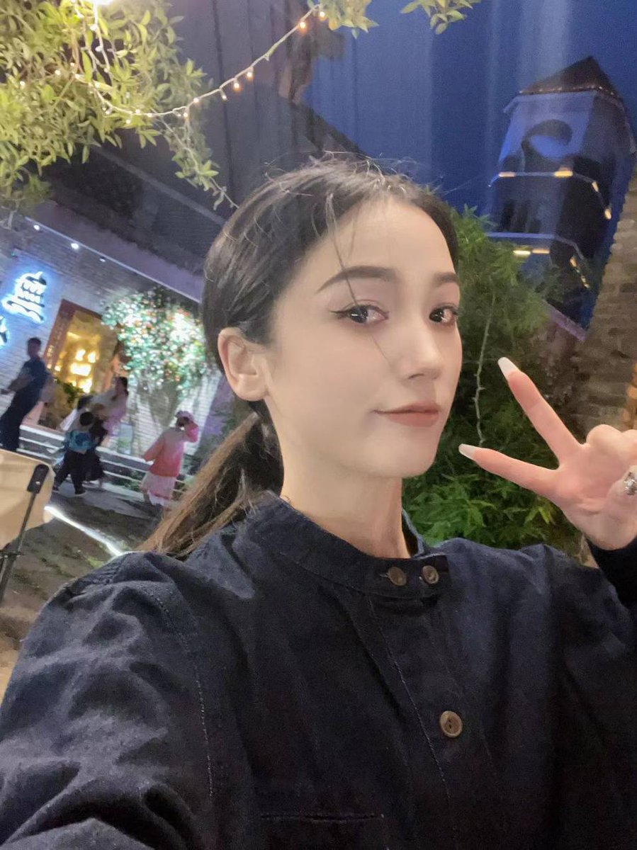 Akanat303's tweet photo. 遇见你之后，我数学的草稿纸上面，写满了你的名字。

老师019

点我头像看简介玩我或联系https://t.co/168EC33CvT

哈尔滨市南岗区雪乡·韵雪嶝埙守篝火广场

哈尔滨

黑龙江 https://t.co/LTaA6RPeuq