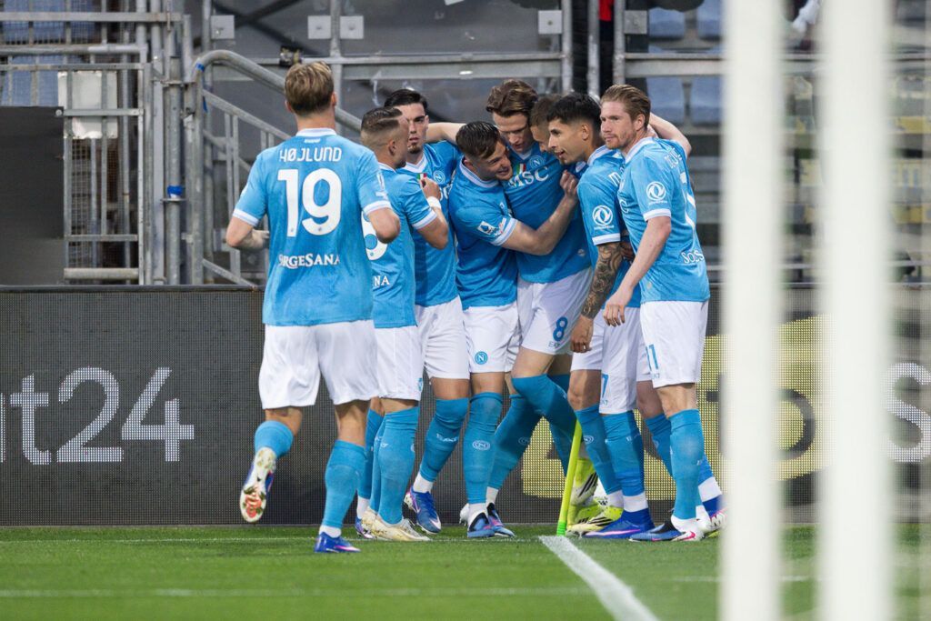 Napoli Journal tweet media