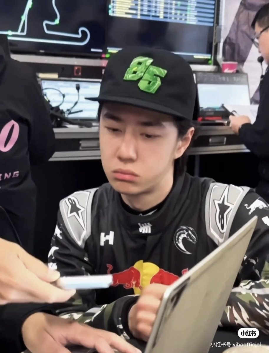 มิ - นิ - มิ๋ ว :) tweet media