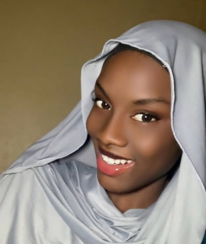 Zoomey Malesh🌹 tweet media