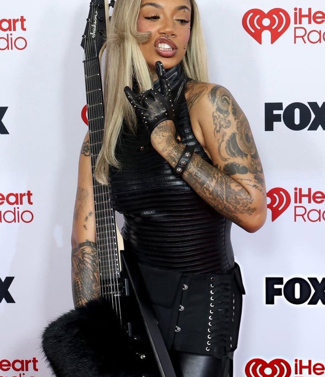 clauds met conllis tweet media