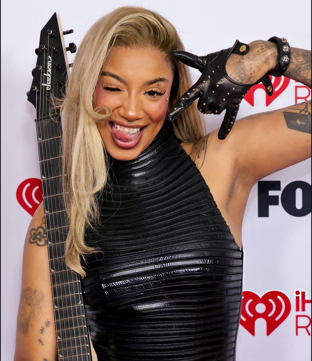 clauds met conllis tweet media