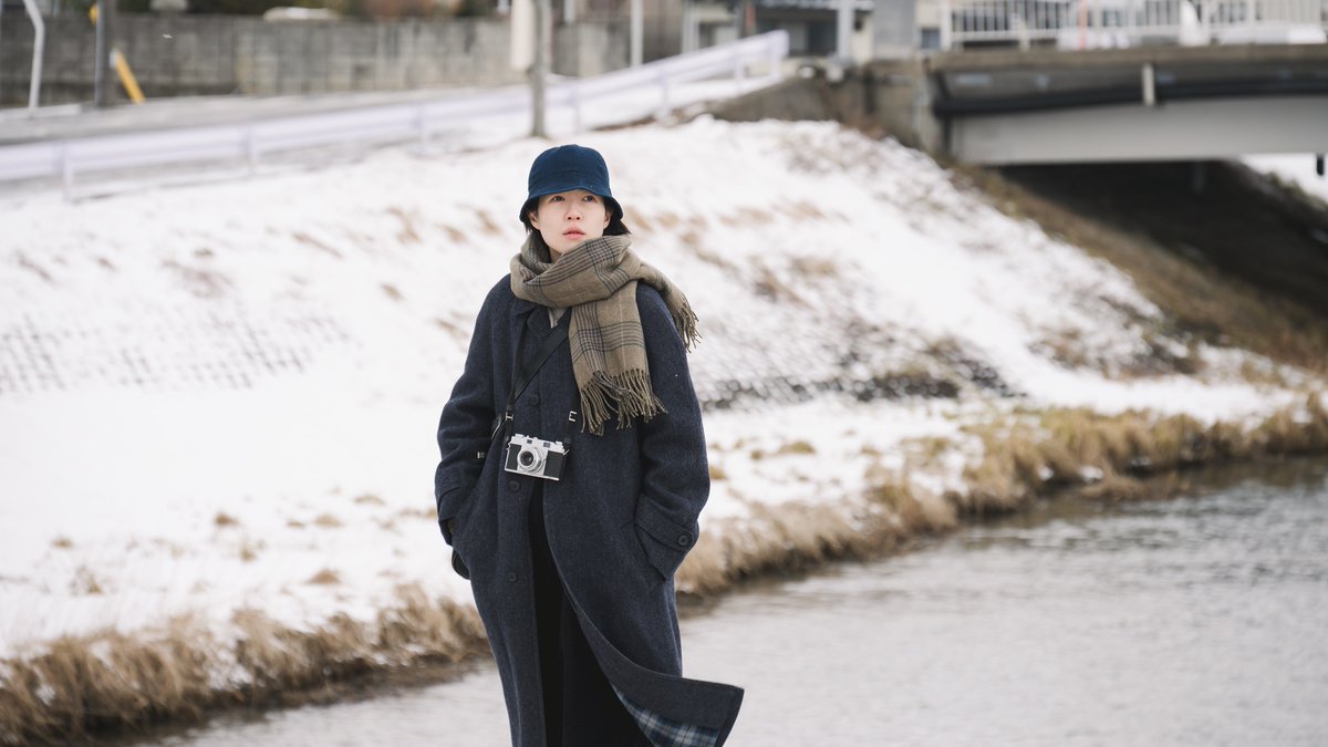 cineasia_online's tweet image. El japonés Shô Miyake filma un díptico sobre conexiones humanas que remite tanto a la obra de Ryûsuke Hamaguchi como al metacine de Hong Sangsoo. Mejor película en el Festival de Locarno. Hoy a las 19:45h se proyecta Two Seasons, Two Strangers en el #DA de Barcelona.