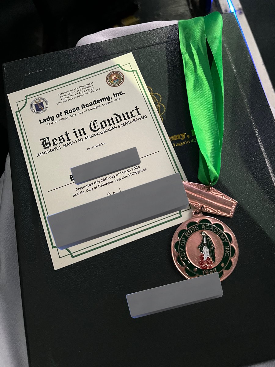 lvxhui's tweet image. hell yea ✌️😊 #GraduATE